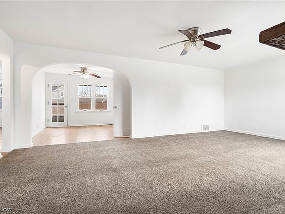 5th image of 229 Everhard Rd SW