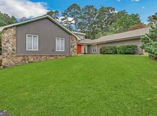 2069 Silversmith Ln, Stone Mountain, GA 30087