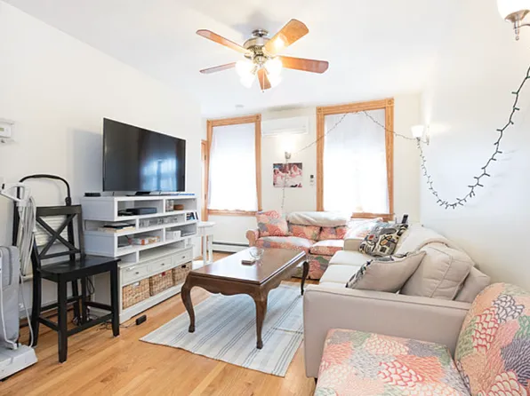 89 Myrtle St, Boston, MA