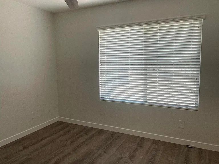 2920 E Michelle Dr — Photo 16