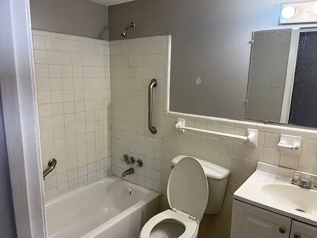 611 Benham Ave — Photo 4