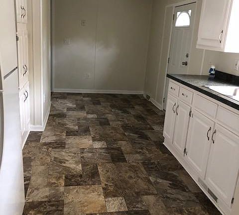 3rd image of 210 Pinegrove Dr