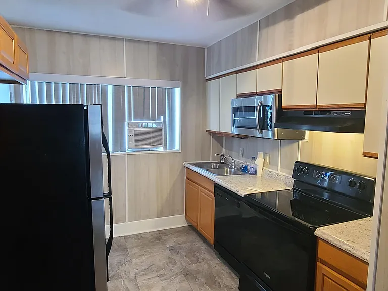 500 S Beach St #K2 — Photo 7