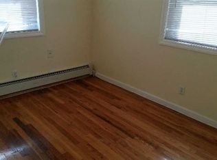 119-18 190th St, Jamaica, NY 11412