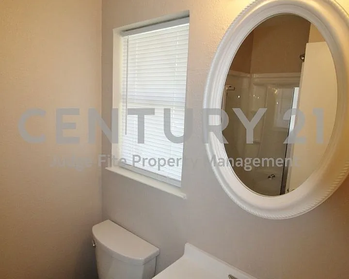 821 Rea Ave — Photo 28