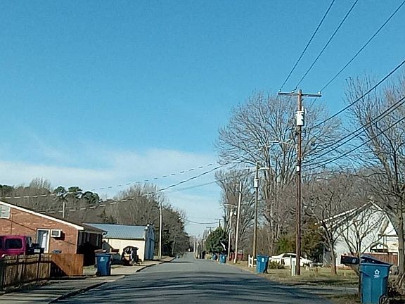 3rd image of 511 W Finger St