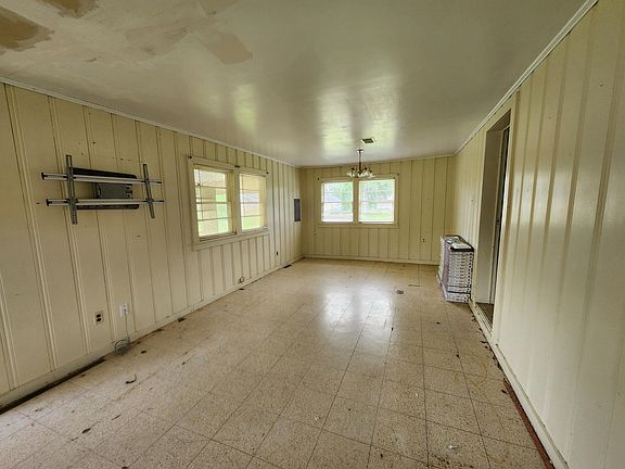 4th image of 863 Cooley Rd