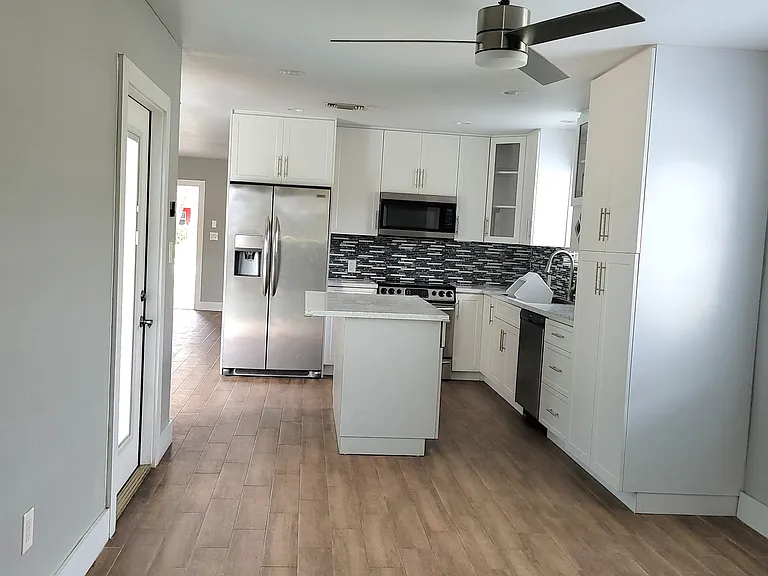 7761 NW 41st St — Photo 5