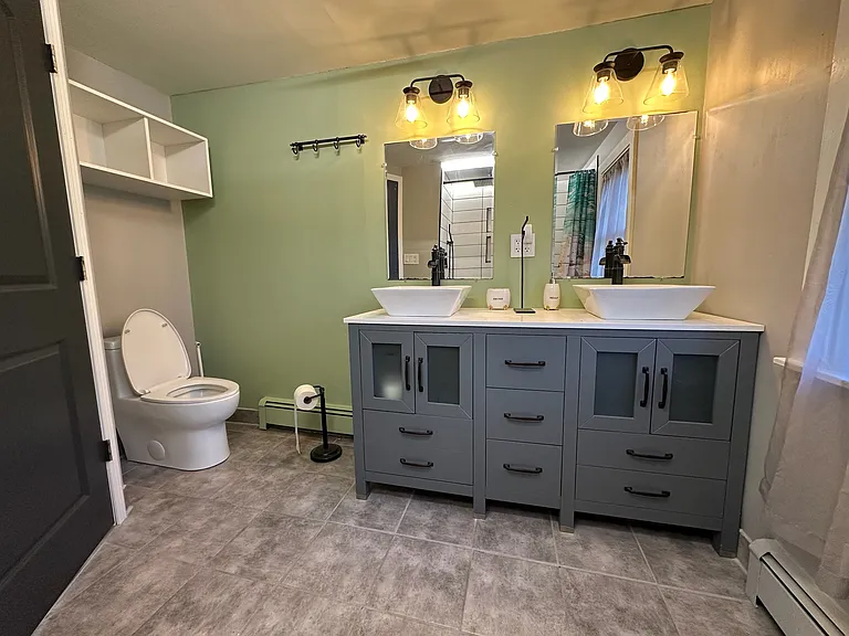 720 W Commerce Rd — Photo 10