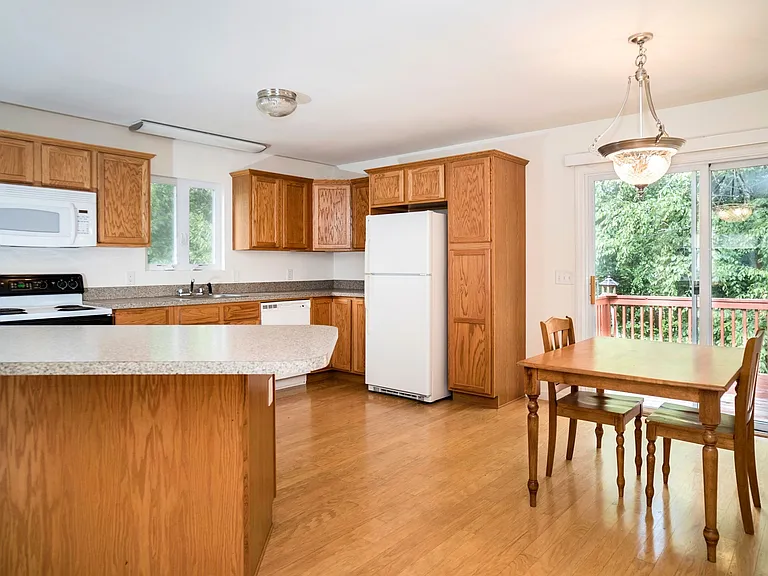 121 Whittle St #B — Photo 3