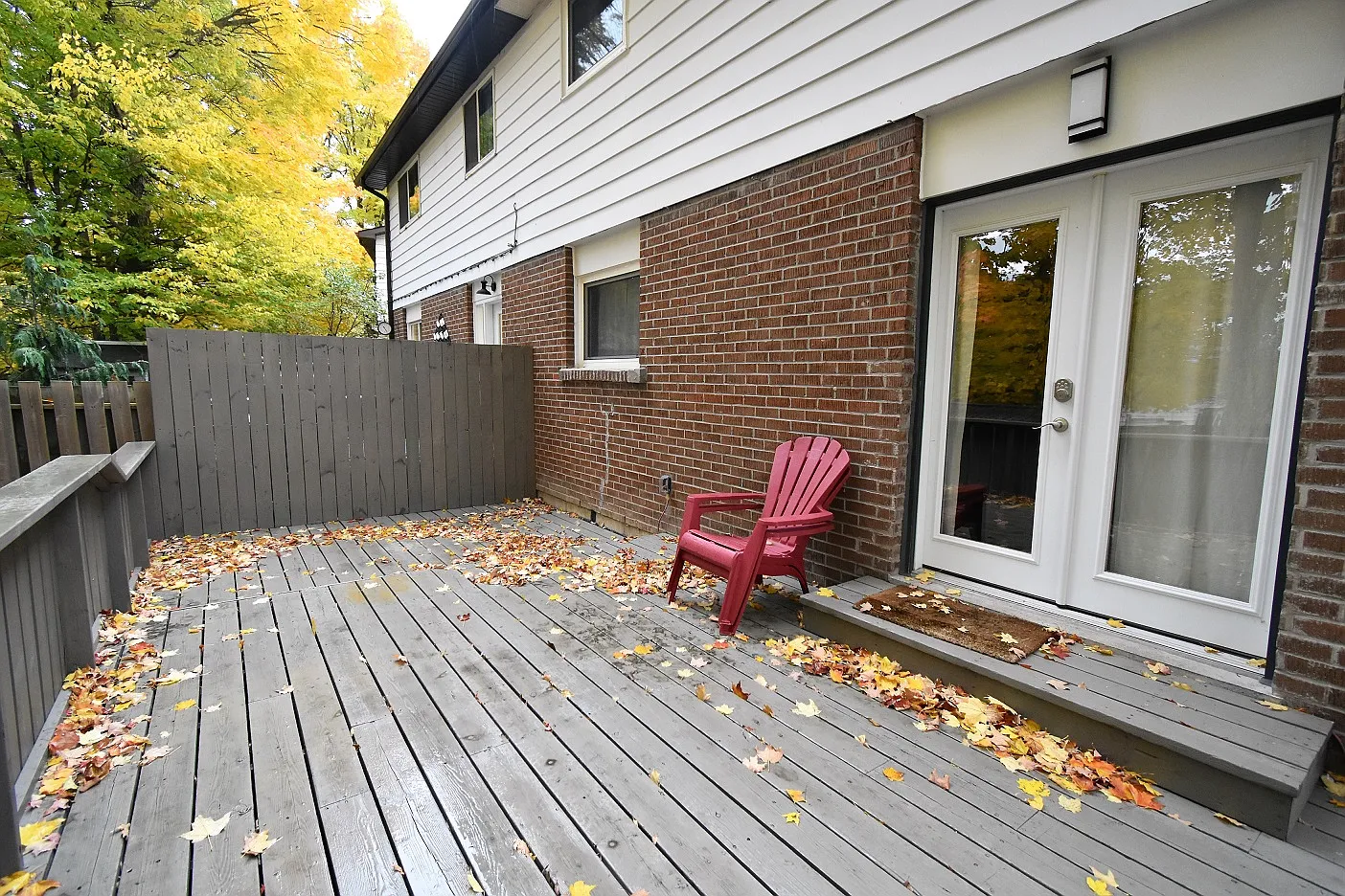 16 Woodgrove Court — Photo 1