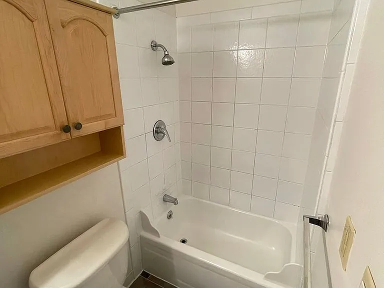 1304 E Harrison St — Photo 4