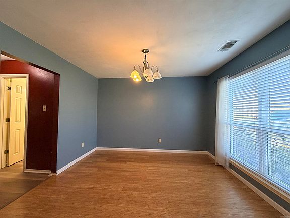 2nd image of 18 Westglen Cv