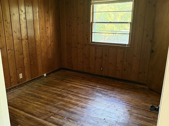 4th image of 1902 Elanor Dr