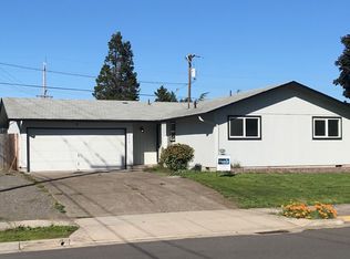 1002 Quinalt St, Springfield, OR 97477