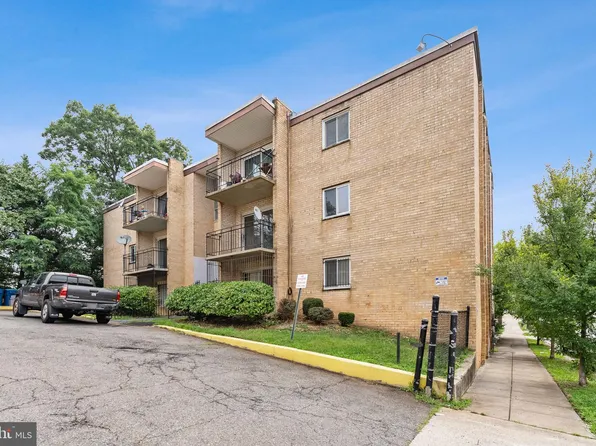 5106 F St SE APT 5, Washington, DC 20019