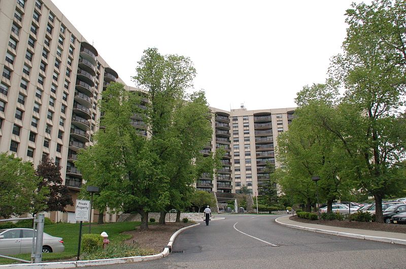 1st image of 2 Claridge Dr, 6JE