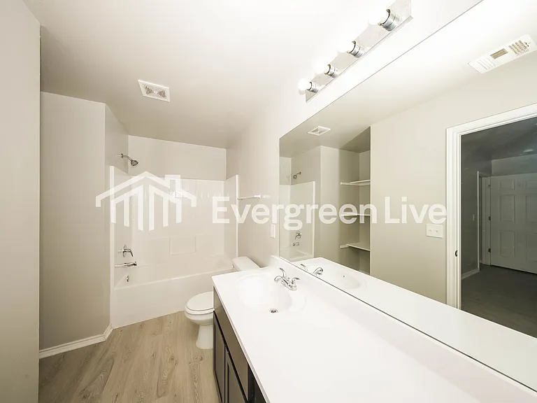 9601 Evie Dr — Photo 10