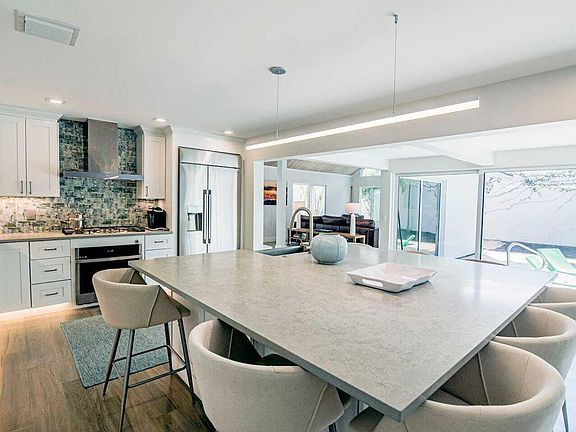 3rd image of 103 W Sandpiper Cir