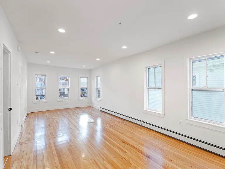 93 Pennsylvania Ave #1 — Photo 1