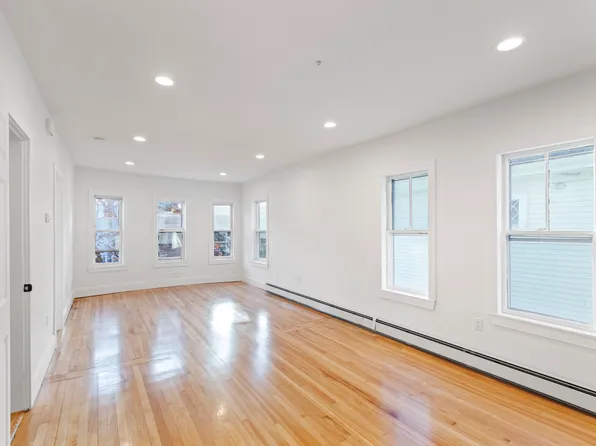 93 Pennsylvania Ave #1, Somerville, MA 02145