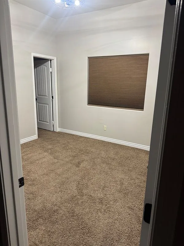 3 bed, 3.0 bath, 2230 sqft, $1,000 — Photo 4