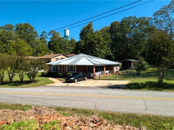 211 S Poplar St, Seneca, SC 29678