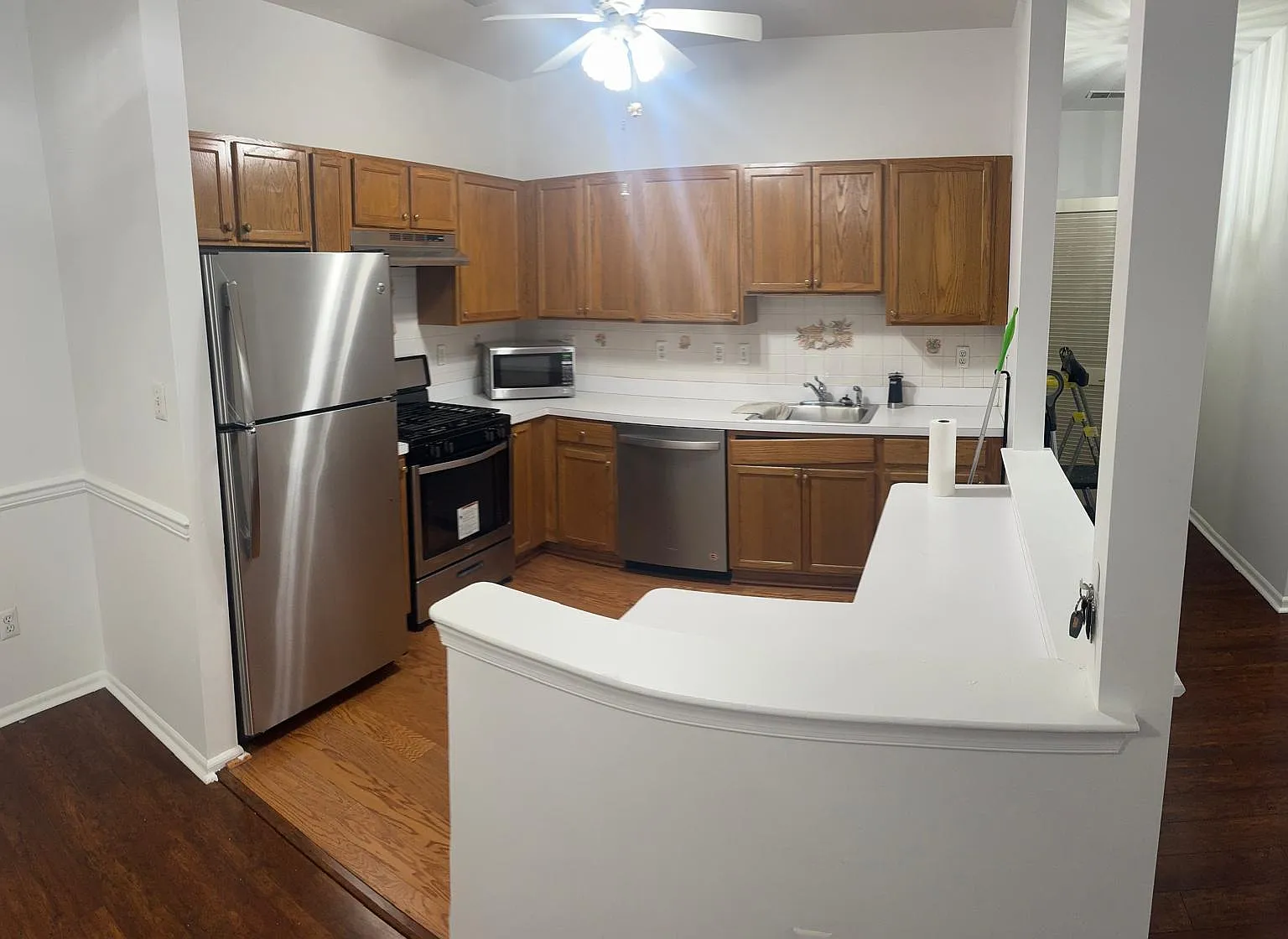 2 bed, 1200 sqft, $2,600 — Photo 2