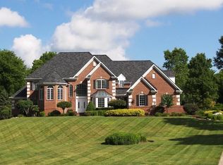 9390 Rail King Ct, Chagrin Falls, OH 44023