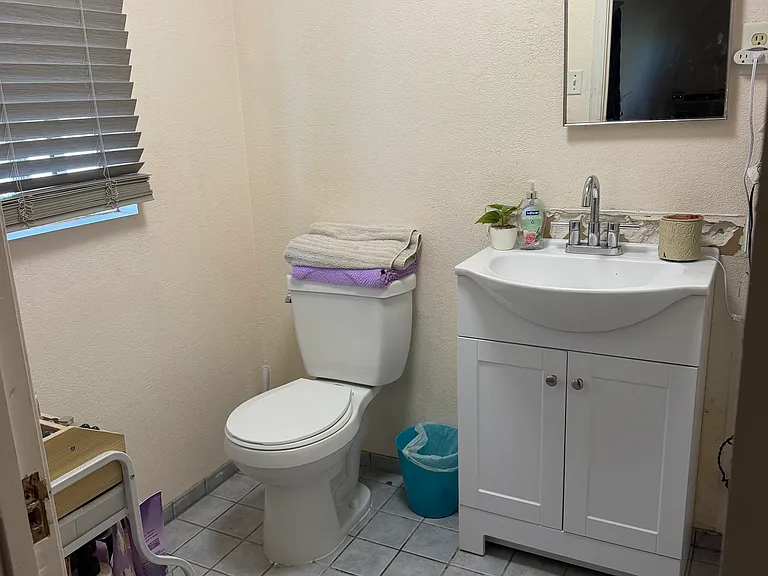 140 S Harvard Ave #1/2 — Photo 4