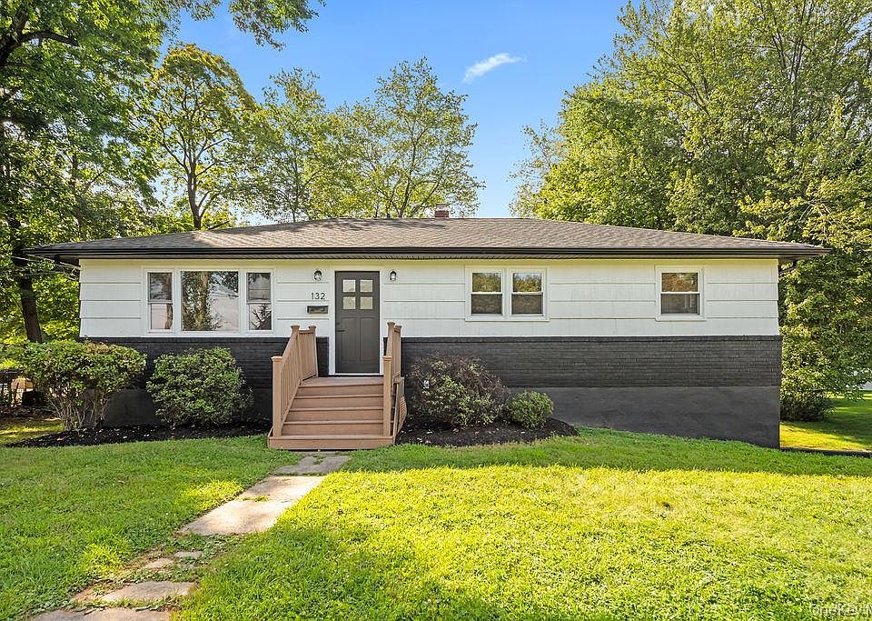 1st image of 132 S Conger Avenue