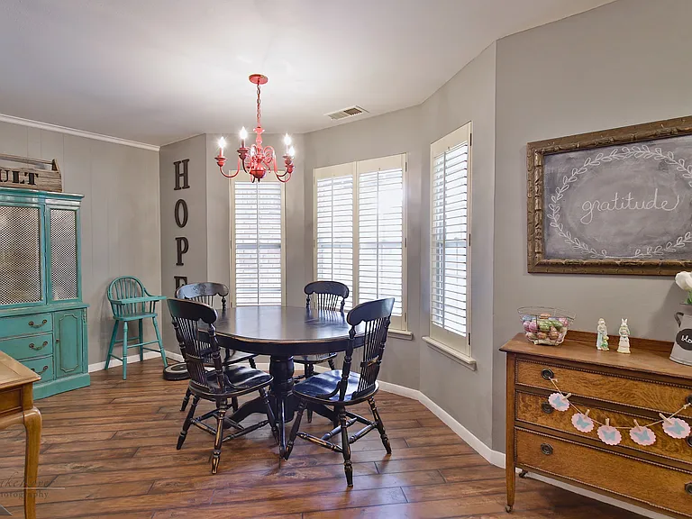 2132 Sylvan Dr — Photo 7