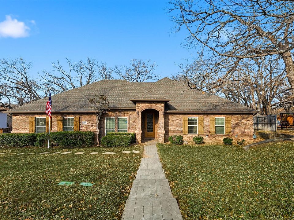 1st image of 204 Trailwood Dr