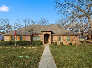 204 Trailwood Dr, Euless, TX 76039