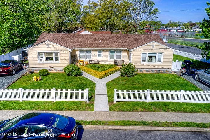306 unit located on left side