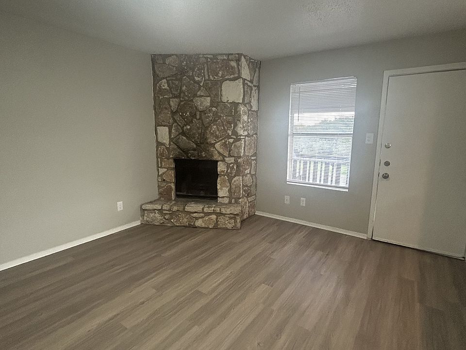 1st image of 706 Bracewood Cir #C