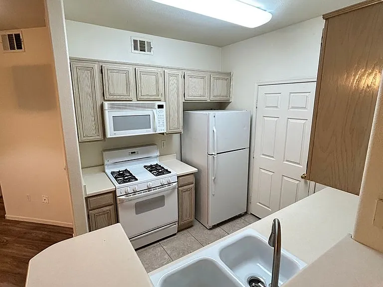 7143 S Durango Dr #110 — Photo 8