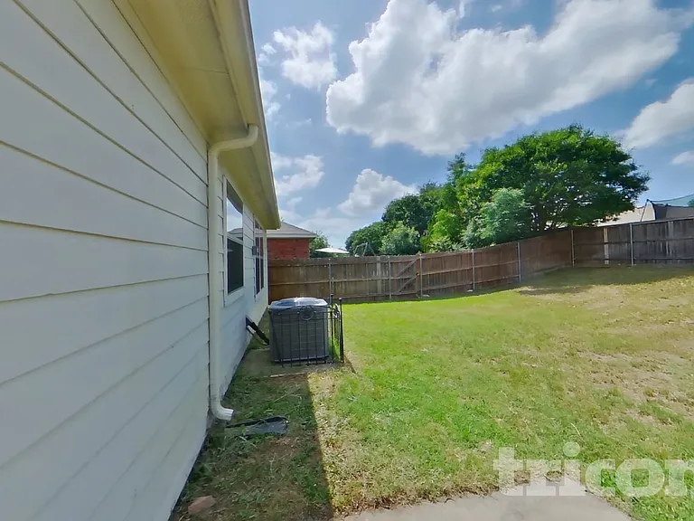 8621 Sagebrush Trl — Photo 15