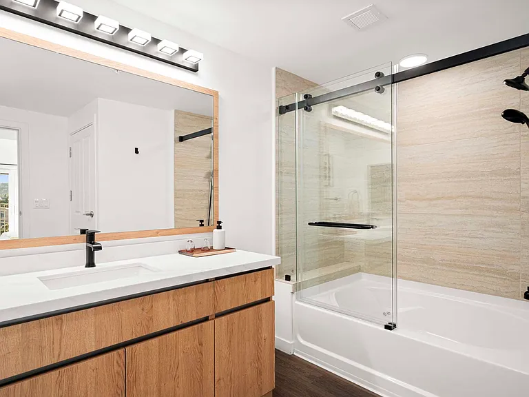 Eddy Redondo Residences — Photo 53