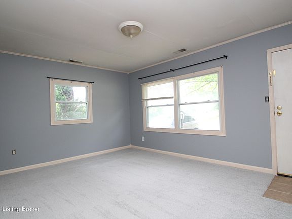 5th image of 203 Bonnie Ln