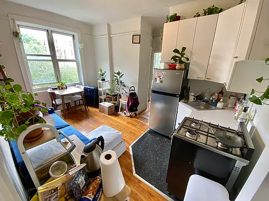 Rented by J PRESTON AND ASSOCIATES INC | media 1