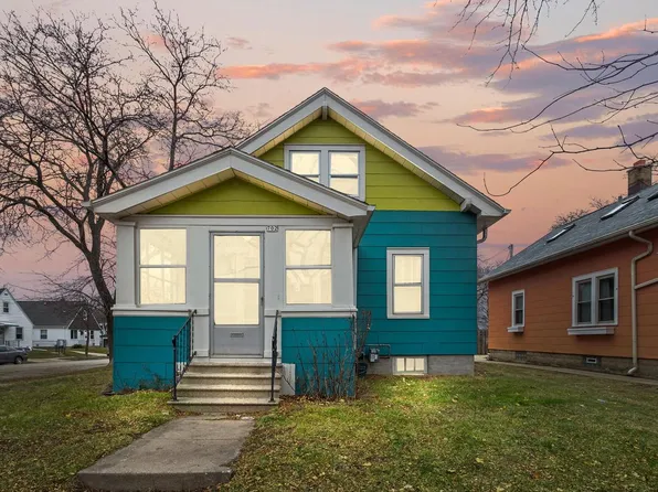 702 East Linus STREET, Milwaukee, WI 53207