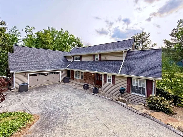 8710 Mount Rushmore Dr — Photo 1
