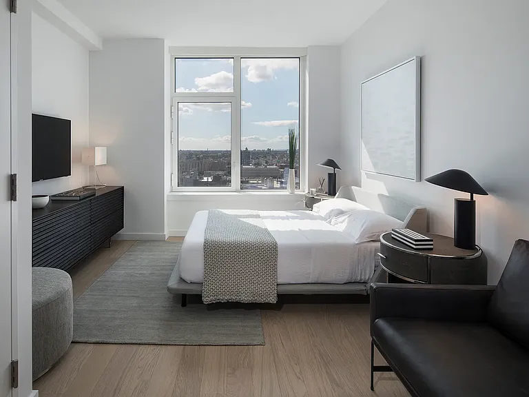 123 Linden Blvd #H22M — Photo 1