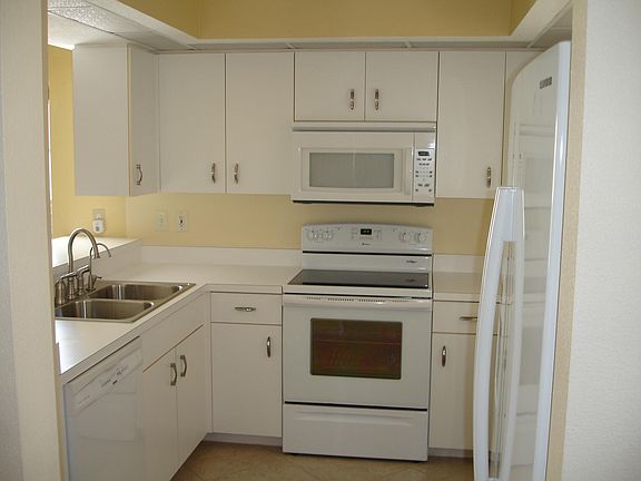 4th image of 203 Silver Lake Dr Unit 206