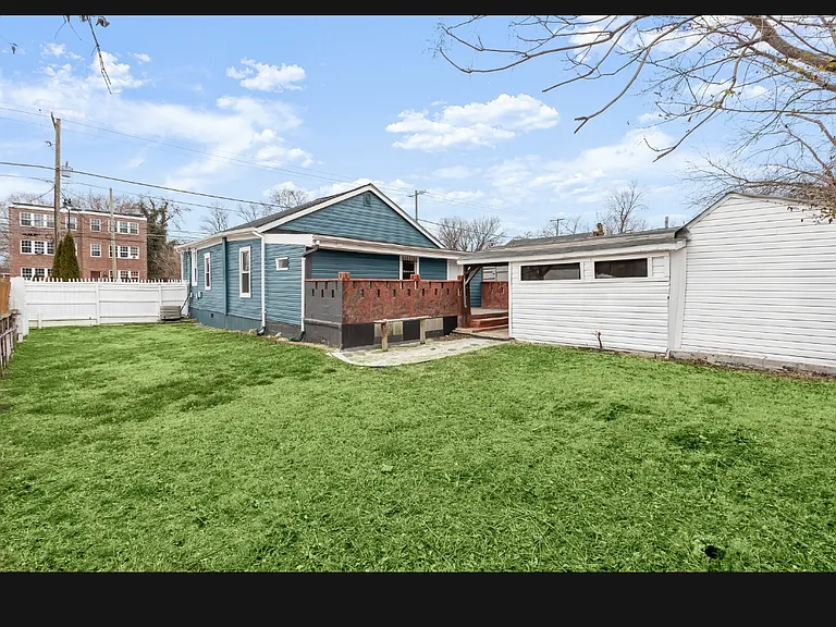 805 Eastern Ave — Photo 51