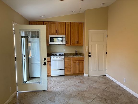 Kitchen / living room