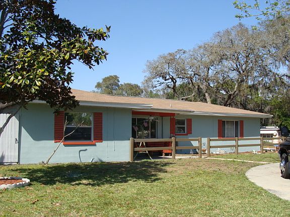4th image of 1280 Bayview Dr