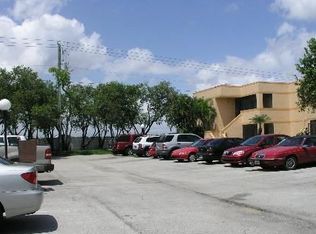 163 Lakeview Dr APT 201, Weston, FL 33326