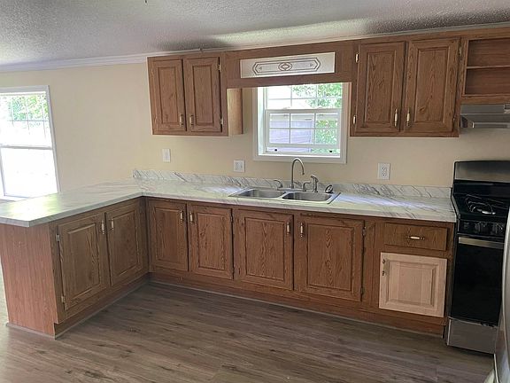 3rd image of 409 Seaver Road